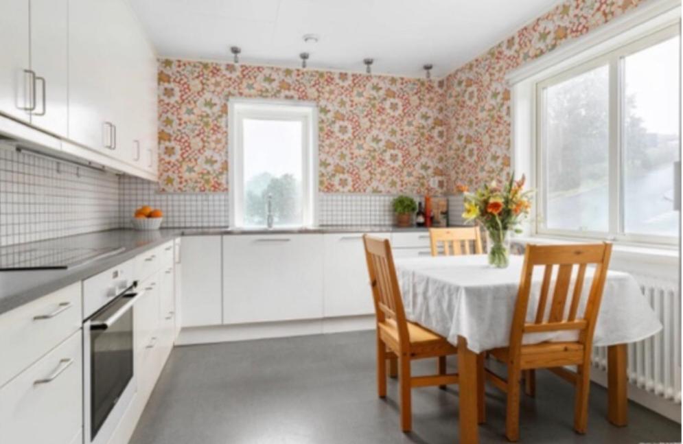 Cheerful Three Room Villa At Stroemstad City Center Eksteriør billede