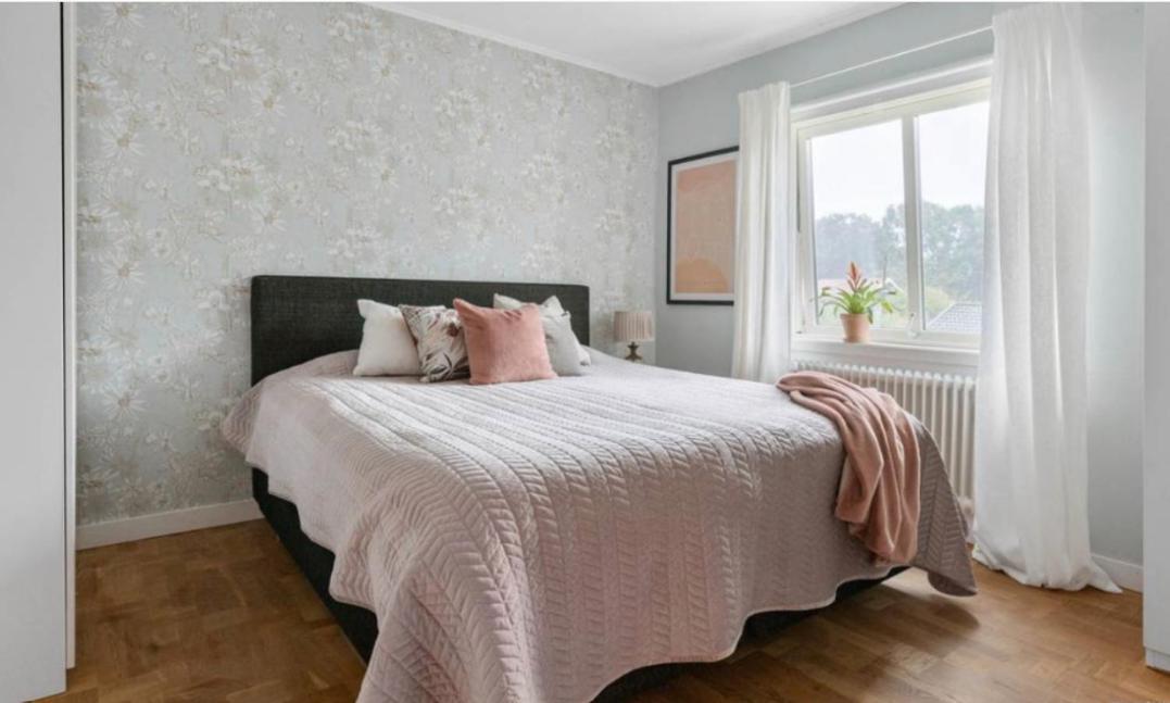 Cheerful Three Room Villa At Stroemstad City Center Eksteriør billede